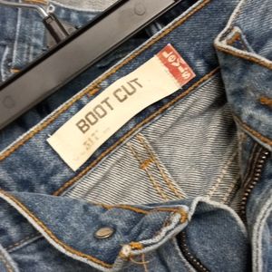 Levis boot cut 517